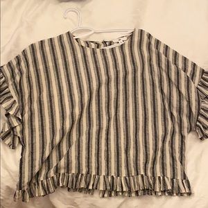 Lose blouse/ T-shirt with ruffle detailing